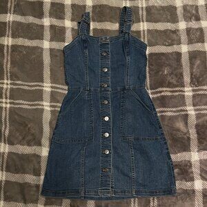Denim Button-Front Dress w/ Adjustable Straps – Casual & Cute ✨